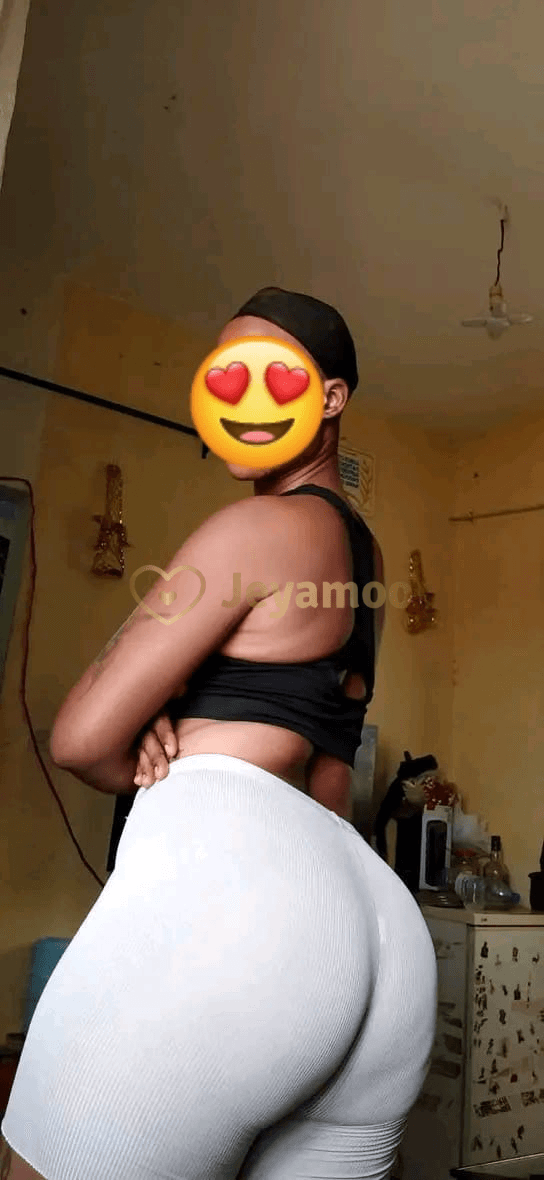 Votre black au grosse fesse