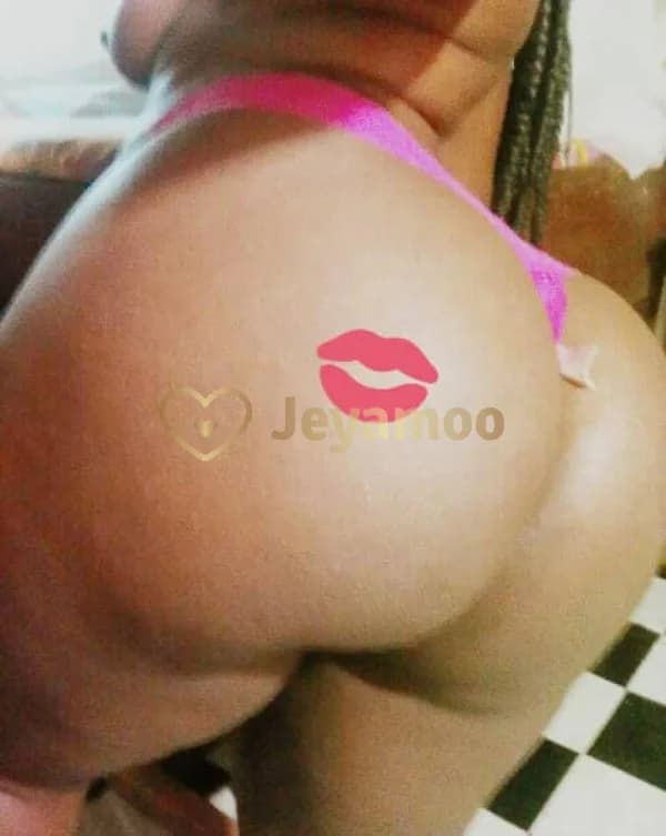 Fesse cambre fontaine vaginale sexcam video disponible