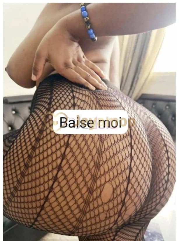 Massage complet sexcam et baise foudroyante